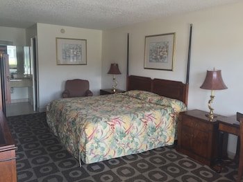 Red Carpet Inn & Suites Kissimmee