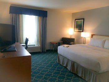 Holiday Inn Express & Suites West Ocean City