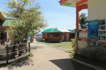 Maxvir Inn Beach Resort