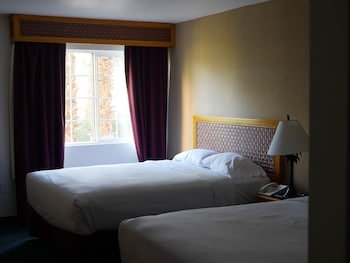 CasaBlanca Resort
