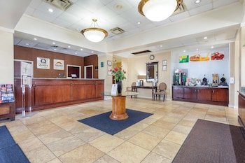 Suburban Studios Tysons Corner