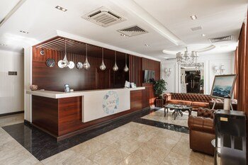 Carat Hotel