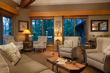 Inn and Spa at Honey Run