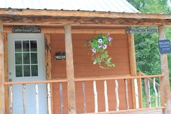 Meandering Moose Lodging