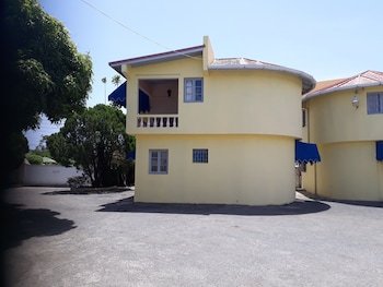 Tamarind Tree Resort Hotel