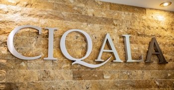 Ciqala Luxury Home Suites
