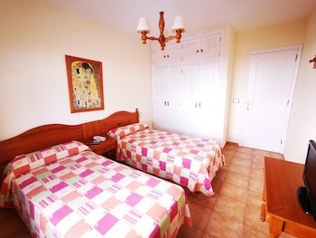 Apartamentos Oasis San Antonio