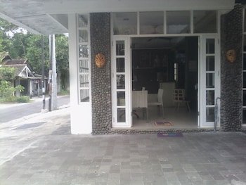 Griya Nendra Guest House