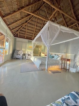 Moyeni Lodge
