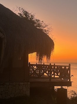 Moyeni Lodge