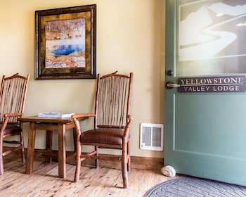 Yellowstone Valley Lodge