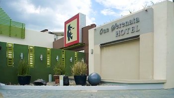 One Serenata Hotel Bacoor
