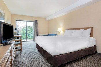 Travelodge by Wyndham Bridgewater