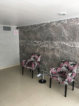 Grupo Kings Suites Chimborazo 567