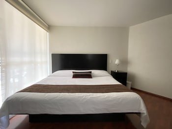 Grupo Kings Suites Chimborazo 567