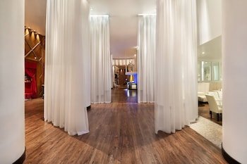 The Saint Hotel, Autograph Collection