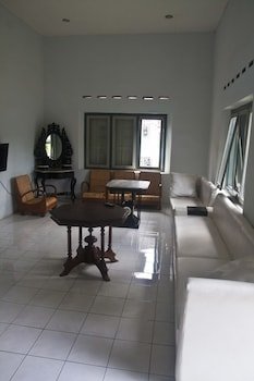 Ndalem Mantrigawen Hotel
