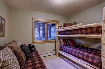 Pine Forest Lodge