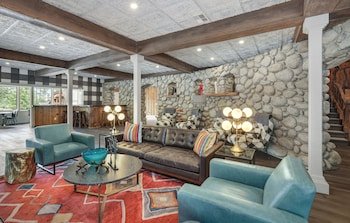 Creekstone Inn