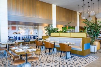 Inn at the Pier Pismo Beach, Curio Collection by Hilton