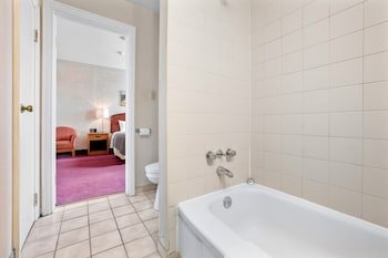 Royal Inn & Suites