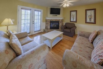 Holiday Inn Club Vacations Piney Shores Resort