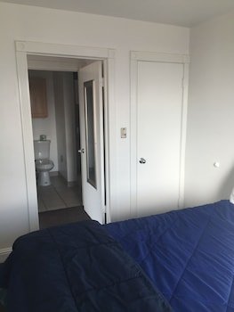 Dolphin Cove Motel