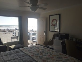 Dolphin Cove Motel