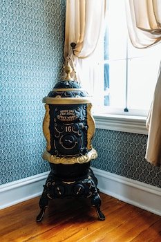 White House Hotel