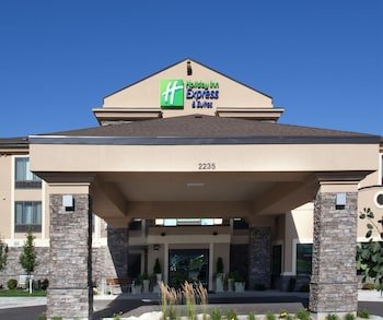 Holiday Inn Express Hotel & Suites Logan