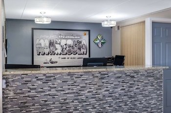 Super 8 by Wyndham Owatonna