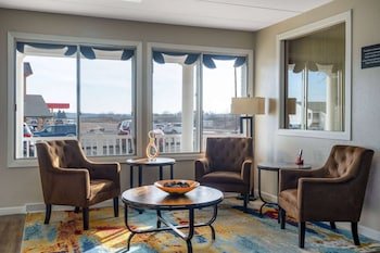 Super 8 by Wyndham Owatonna