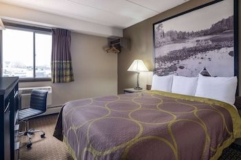Super 8 by Wyndham Owatonna