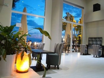 Maravellia Art hotel