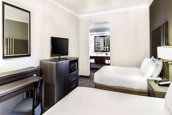 Travelodge by Wyndham Commerce Los Angeles Area