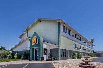 Super 8 by Wyndham Kansas City at Barry Road/Airport