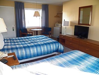 Coast Village Inn & Cottages