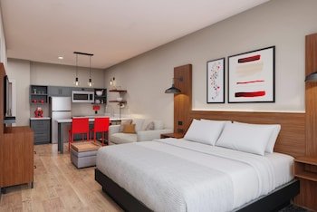 Hawthorn Extended Stay by Wyndham Ft Lauderdale Cypress Crk