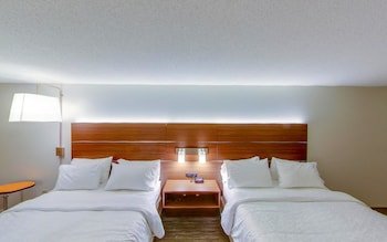 Holiday Inn Express Fort Wayne-East (New Haven)