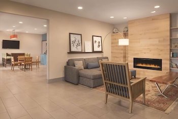 Country Inn & Suites by Radisson, Valparaiso, IN