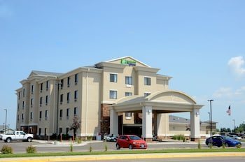 Holiday Inn Express  & Suites Sidney