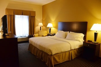 Holiday Inn Express  & Suites Sidney