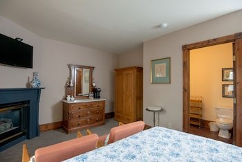 Inn At Cedar Crossing