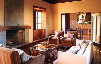 Club Tapiz Hotel & Resto