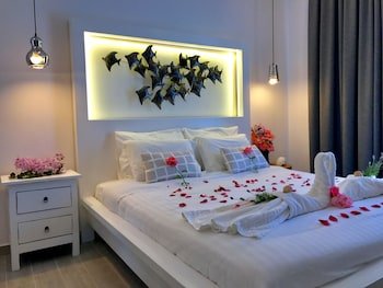 Bruskos Hotel & Suites