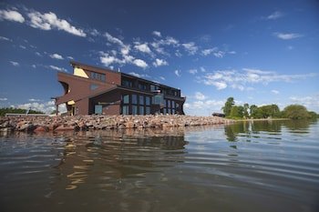 The Blue Wave Inn