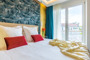 Dei Martiri Suite