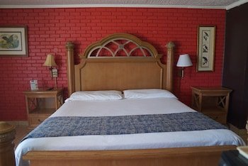 La Hacienda Motor Hotel