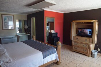 La Hacienda Motor Hotel