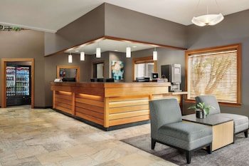Radisson Portland Airport